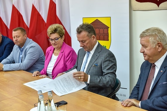 garwolin - Podpisali umowę na rozbudowę przedszkola w Górznie