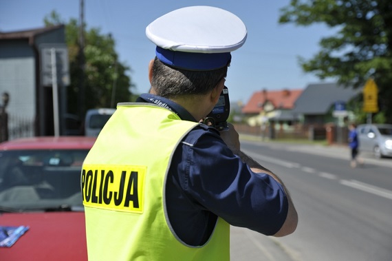 garwolin - Policjanci na jednym odcinku drogi zatrzymali prawo jazdy dwóm kierowcom za zbyt szybką jazdę
